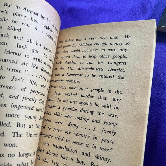 πGeorge Washington : A DK Biography & 1965 John F Kennedy New Frontiersman - Picture 10 of 16